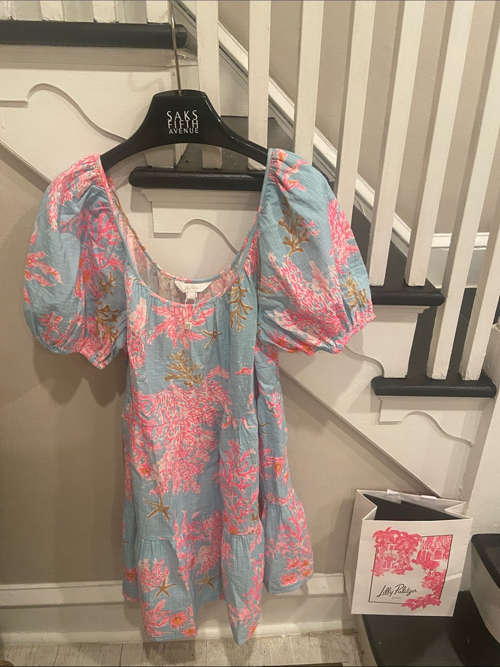 Lilly Pulitzer Blue and Pink Puff Sleeve Floral Dress
New size large - Picture 4 of 12